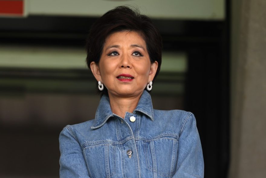 de-recebe-autorizacao-para-contratar-novos-jogadores-e-se-reerguer-financeiramente