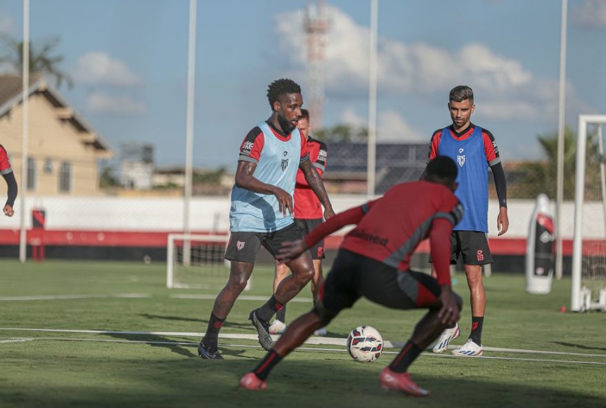 de-tera-retorno-de-titulares-contra-o-paysandu3A-romao-e-paulo-vitor-voltam-para-fortalecer-equipe-na-serie-b