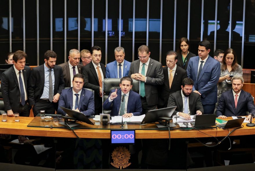 debat-houleux-au-bresil-sur-la-reduction-de-la-peine-de-bolsonaro debat-houleux-au-bresil-sur-la-reduction-de-la-peine-de-bolsonaro