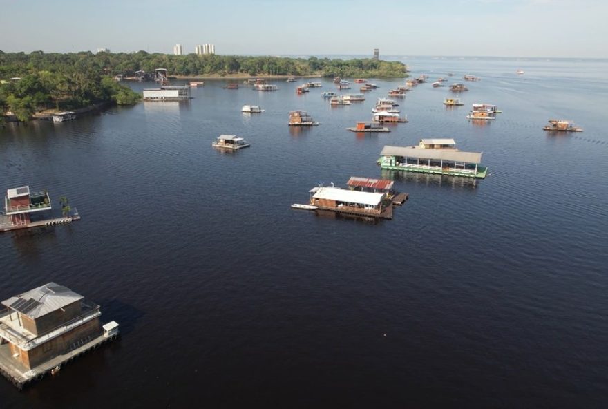 decisao-da-justica-suspende-remocao-de-flutuantes-no-taruma2C-em-manaus decisao-da-justica-suspende-remocao-de-flutuantes-no-taruma2C-em-manaus