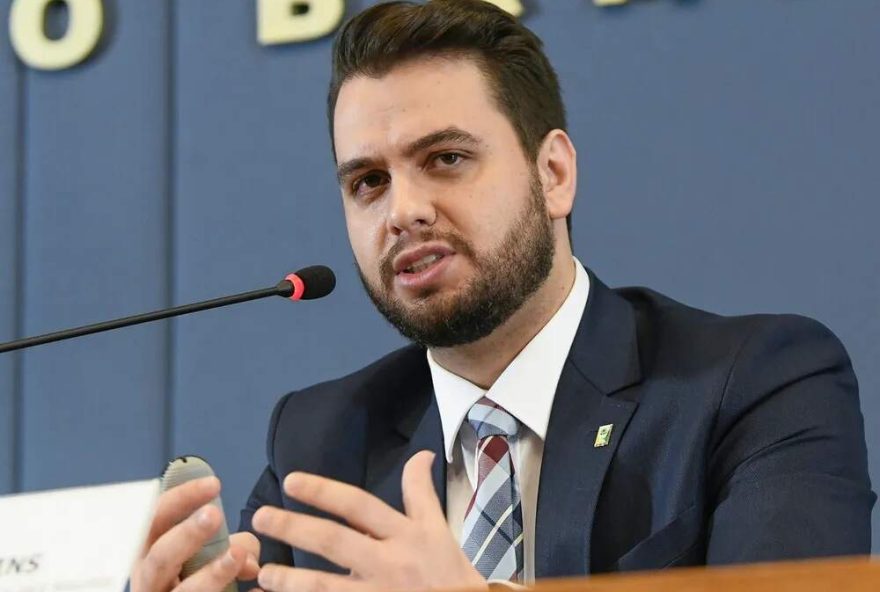 decisao-de-alexandre-de-moraes-resulta-em-prisao-domiciliar-para-ex-assessor-de-bolsonaro decisao-de-alexandre-de-moraes-resulta-em-prisao-domiciliar-para-ex-assessor-de-bolsonaro