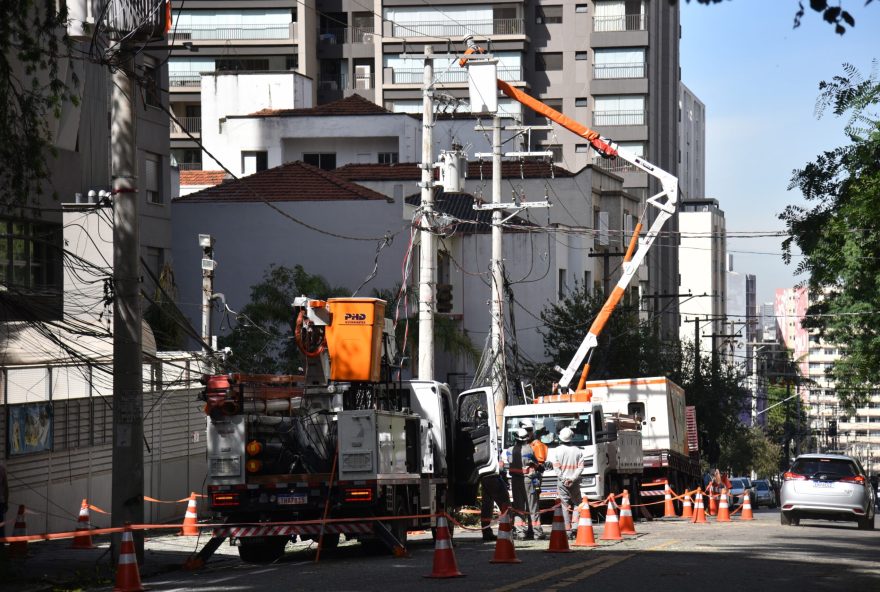 decisao-de-rompimento-do-contrato-com-a-enel-e-tomada-apos-reuniao-entre-governos-federal2C-estadual-e-municipal decisao-de-rompimento-do-contrato-com-a-enel-e-tomada-apos-reuniao-entre-governos-federal2C-estadual-e-municipal