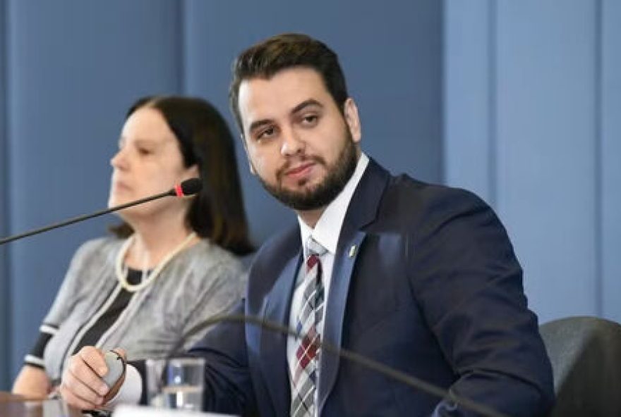 decretada-prisao-domiciliar-de-filipe-martins-apos-fuga-de-silvinei-vasques decretada-prisao-domiciliar-de-filipe-martins-apos-fuga-de-silvinei-vasques