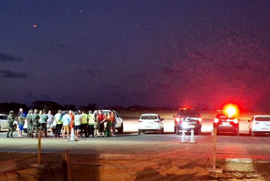 defeito-em-balizamento-noturno-no-aeroporto-de-noronha-em-2020-causa-problemas-de-pouso-de-emergencia3A-paciente-e-transferida-para-recife