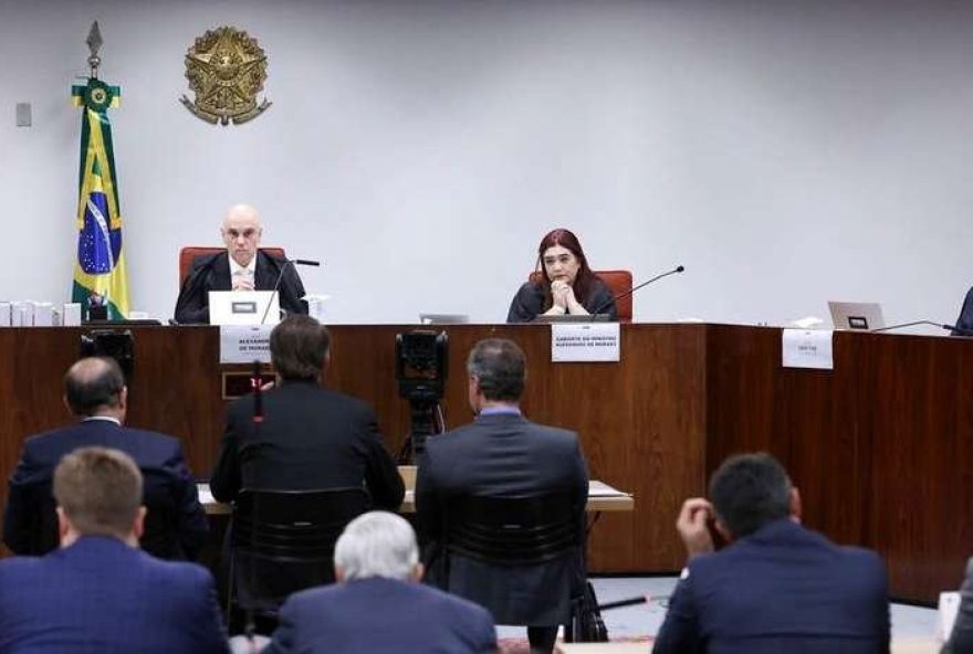 defesa-de-bolsonaro-indica-nove-advogados-para-julgamento-no-stf
