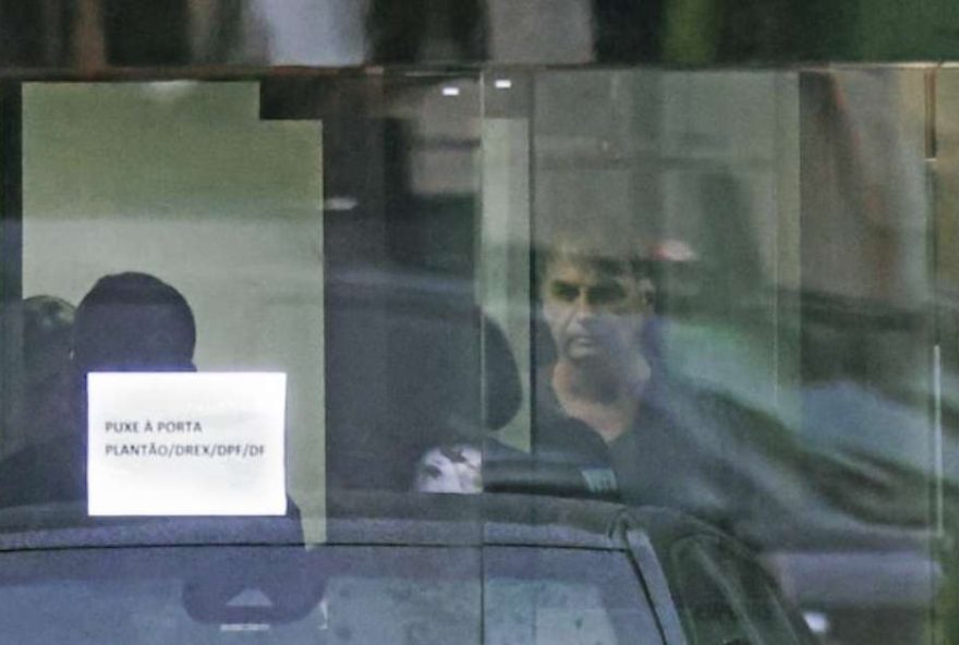 defesa-de-bolsonaro-pede-a-moraes-que-cardiologista-e-fisioterapeuta-visitem-ex-presidente-na-pf defesa-de-bolsonaro-pede-a-moraes-que-cardiologista-e-fisioterapeuta-visitem-ex-presidente-na-pf