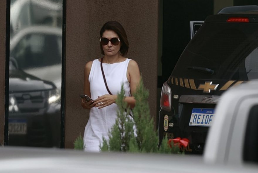 defesa-de-bolsonaro-pede-autorizacao-permanente-para-visitas-de-michelle defesa-de-bolsonaro-pede-autorizacao-permanente-para-visitas-de-michelle