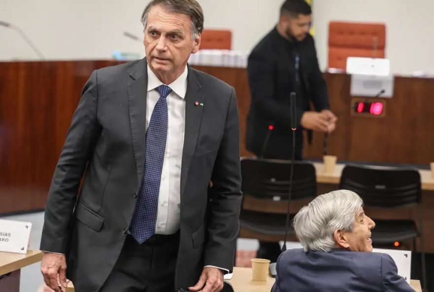 defesa-de-bolsonaro-questiona-provas-no-segundo-dia-de-julgamento