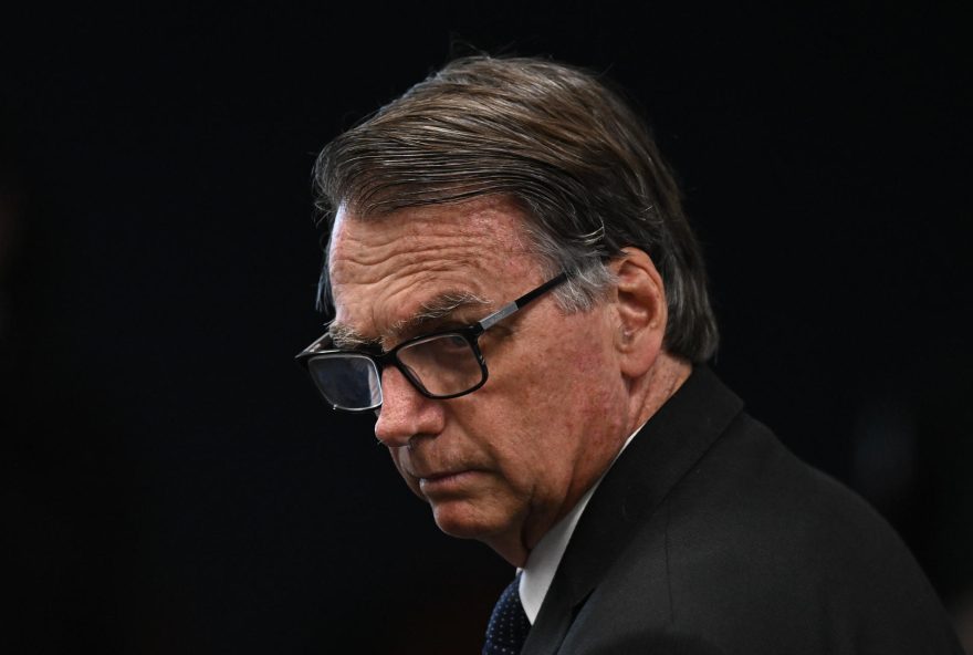 defesa-de-bolsonaro-solicita-assistencia-religiosa-de-padre-na-papudinha defesa-de-bolsonaro-solicita-assistencia-religiosa-de-padre-na-papudinha