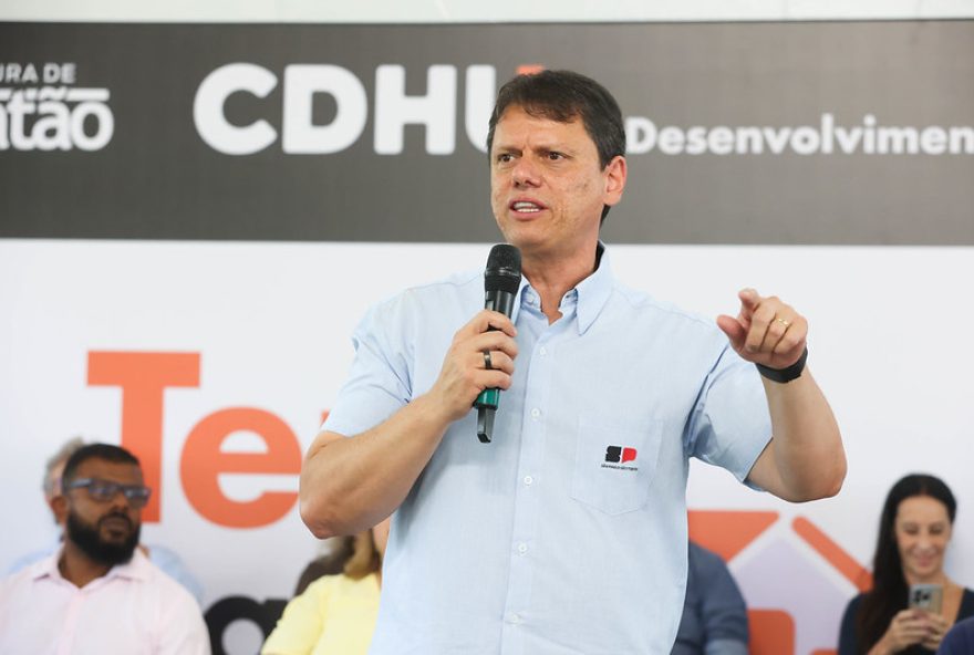 defesa-de-bolsonaro-solicita-autorizacao-de-visita-de-tarcisio-na-papudinha defesa-de-bolsonaro-solicita-autorizacao-de-visita-de-tarcisio-na-papudinha