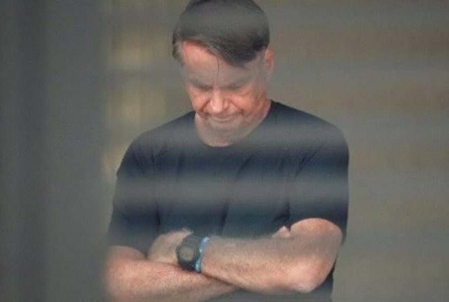 defesa-relata-piora-da-saude-de-bolsonaro-e-cobra-laudo-da-pf-para-domiciliar defesa-relata-piora-da-saude-de-bolsonaro-e-cobra-laudo-da-pf-para-domiciliar