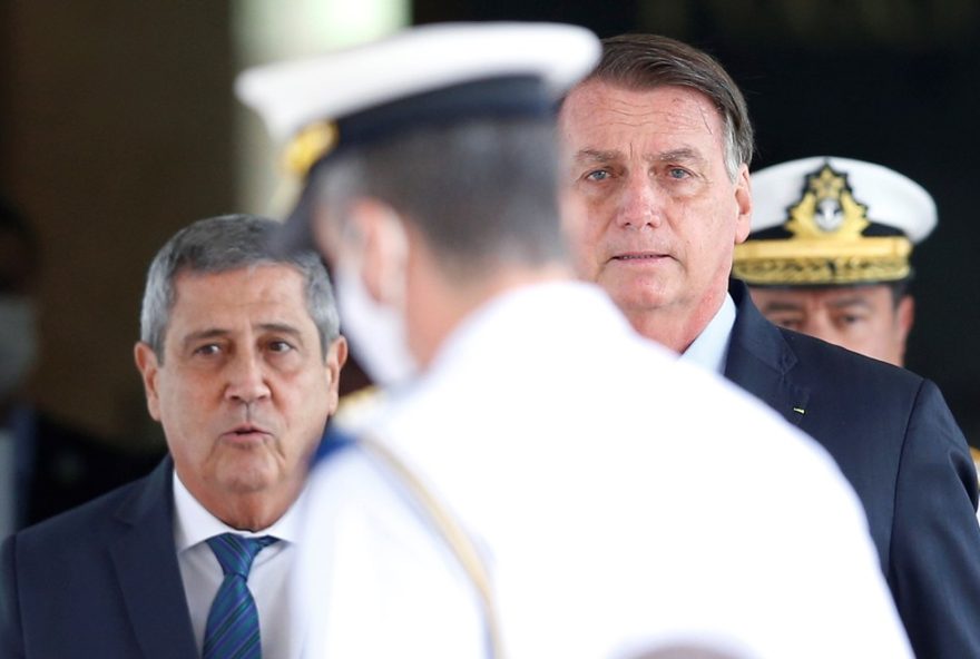 defesas-de-bolsonaro-e-braga-netto-tentam-arrastar-julgamento-golpista-no-stf3A-estrategia-sem-fundamentos