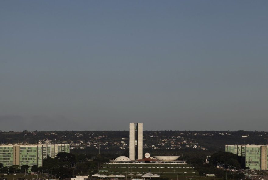 deficit-primario-do-governo-central-diminui-para-r24-292C2-bilhoes-em-fevereiro3A-analise-da-corretora-warren-rena