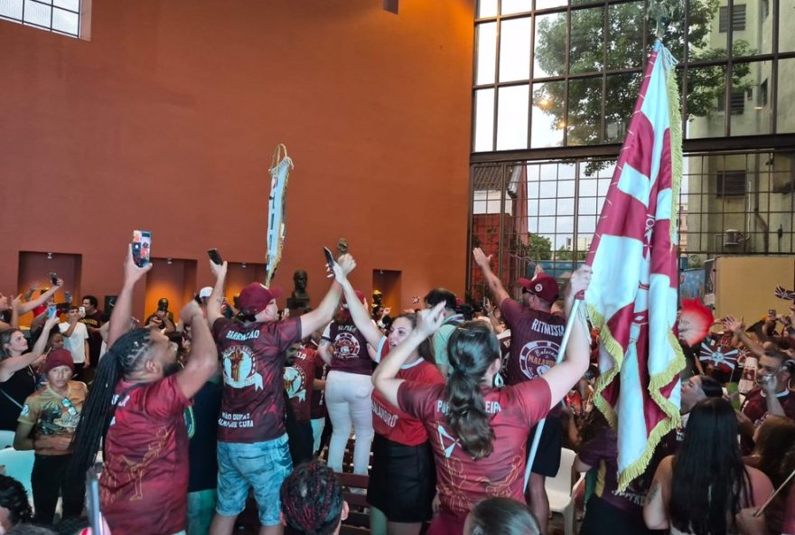 deixa-falar-e-rosa-do-povo-vencem-o-carnaval-2026-de-curitiba deixa-falar-e-rosa-do-povo-vencem-o-carnaval-2026-de-curitiba