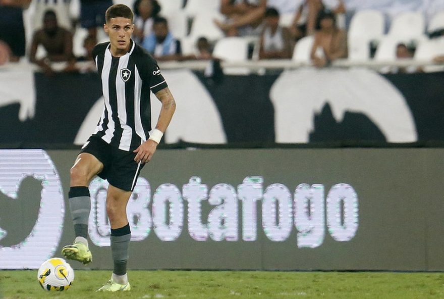 del-piage2C-ex-botafogo2C-reforca-o-avai-na-serie-b3A-saiba-mais-sobre-o-novo-contratado-do-time-catarinense