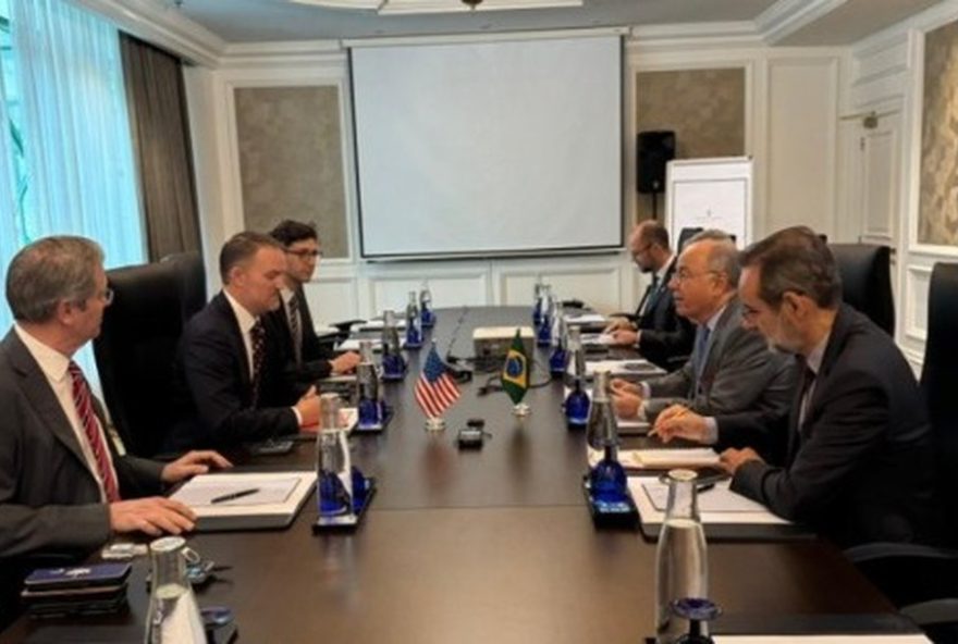 delegacoes-do-brasil-e-dos-eua-debatem-tarifaco-de-5025-em-reuniao-na-malasia delegacoes-do-brasil-e-dos-eua-debatem-tarifaco-de-5025-em-reuniao-na-malasia