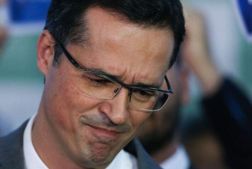 deltan-dallagnol-paga-indenizacao-de-r24-1462C8-mil-a-lula-por-caso-do-powerpoint Brasília (DF) 17/05/2023 Ex-Deputado cassado, Deltan Dallagnol, durante pronunciamento no salão verde da Câmara. Foto Lula Marques/ Agência Brasil.