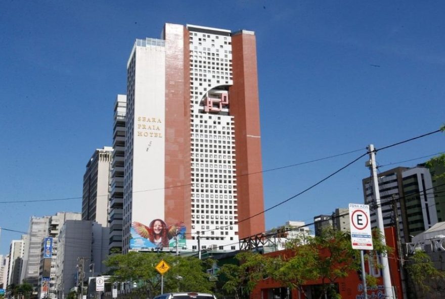 demolicao-do-seara-praia-hotel-de-fortaleza3A-novo-empreendimento-de-luxo-de-50-andares-sera-construido