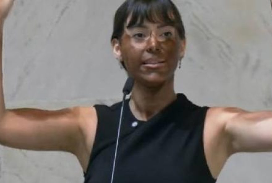 deputada-fabiana-bolsonaro-foi-impedida-de-usar-nome-bolsonaro-em-2022 deputada-fabiana-bolsonaro-foi-impedida-de-usar-nome-bolsonaro-em-2022