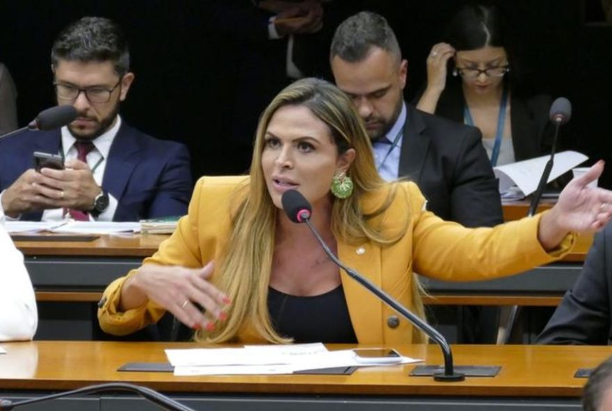 deputada-silvye-alves-deixa-uniao-brasil-apos-votar-em-pec-da-blindagem3A-repercussoes-e-proximo-passos.-novidades-em-breve