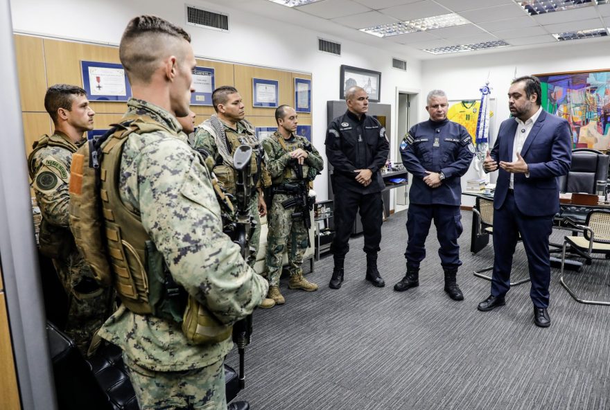 deputado-carlos-minc-contesta-gratificacao-faroeste-no-rio-de-janeiro deputado-carlos-minc-contesta-gratificacao-faroeste-no-rio-de-janeiro