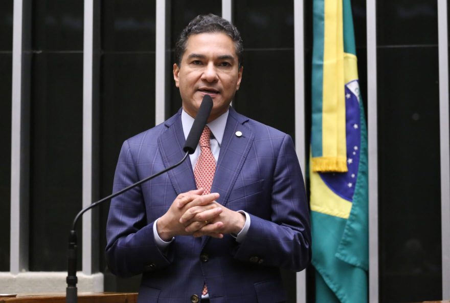 deputado-critica-pec-do-fim-da-escala-6x13A-ocio-demais-faz-mal deputado-critica-pec-do-fim-da-escala-6x13A-ocio-demais-faz-mal