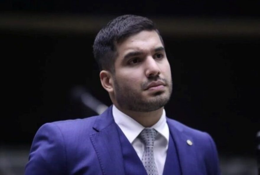 deputado-do-pl-ce-reconsidera-apoio-a-ciro-gomes-apos-conflito-com-michelle deputado-do-pl-ce-reconsidera-apoio-a-ciro-gomes-apos-conflito-com-michelle