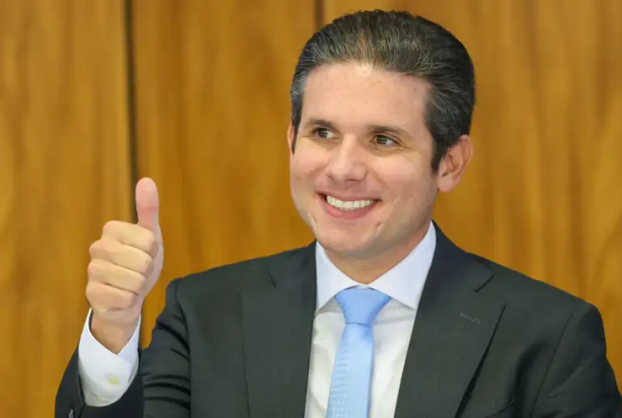 deputado-hugo-motta-e-homenageado-pelo-dono-da-refit-em-jantar-em-nova-york deputado-hugo-motta-e-homenageado-pelo-dono-da-refit-em-jantar-em-nova-york