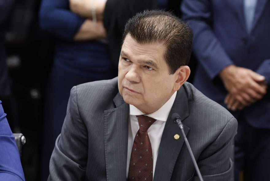 deputado-mauro-benevides-filho-sofre-avc