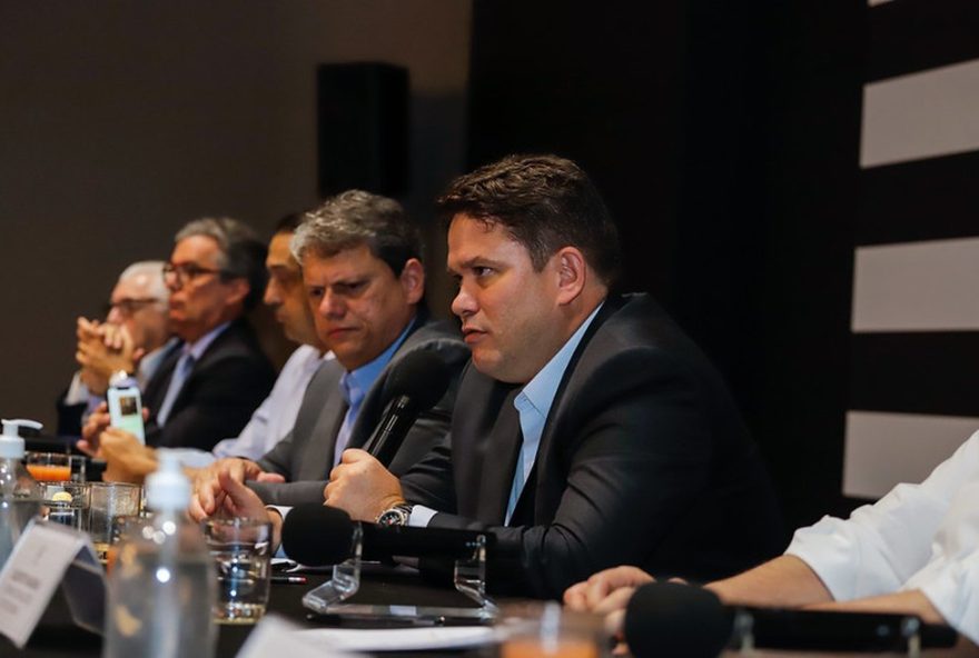 deputado-revela-acordo-para-liberar-venda-de-bebidas-em-estadios-de-sp3A-o-que-diz-a-polemica-proposta3F-repercussoes-e-resistencias-na-alesp
