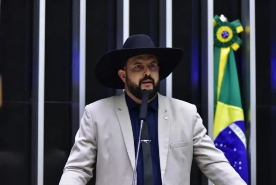 deputado-ze-trovao-elogia-motim-contra-prisao-de-bolsonaro deputado-ze-trovao-elogia-motim-contra-prisao-de-bolsonaro