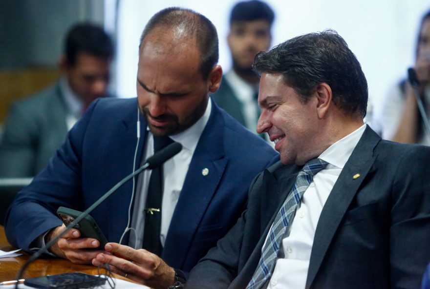 deputados-que-assinaram-a-cassacao-de-eduardo-bolsonaro-e-ramagem-sao-revelados deputados-que-assinaram-a-cassacao-de-eduardo-bolsonaro-e-ramagem-sao-revelados