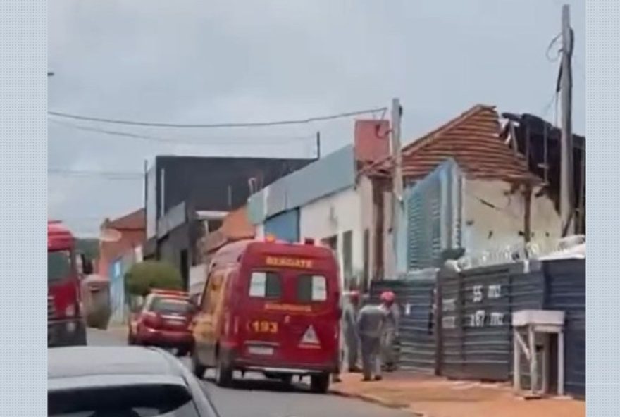 desabamento-de-telhado-em-oficina-de-ribeirao-preto3A-sem-feridos2C-rua-interditada