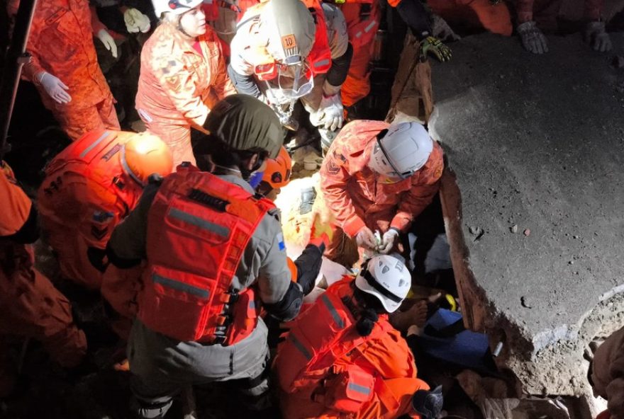 desabamento-em-duque-de-caxias3A-tragedia-abala-a-cidade-e-destaca-importancia-da-prevencao desabamento-em-duque-de-caxias3A-tragedia-abala-a-cidade-e-destaca-importancia-da-prevencao