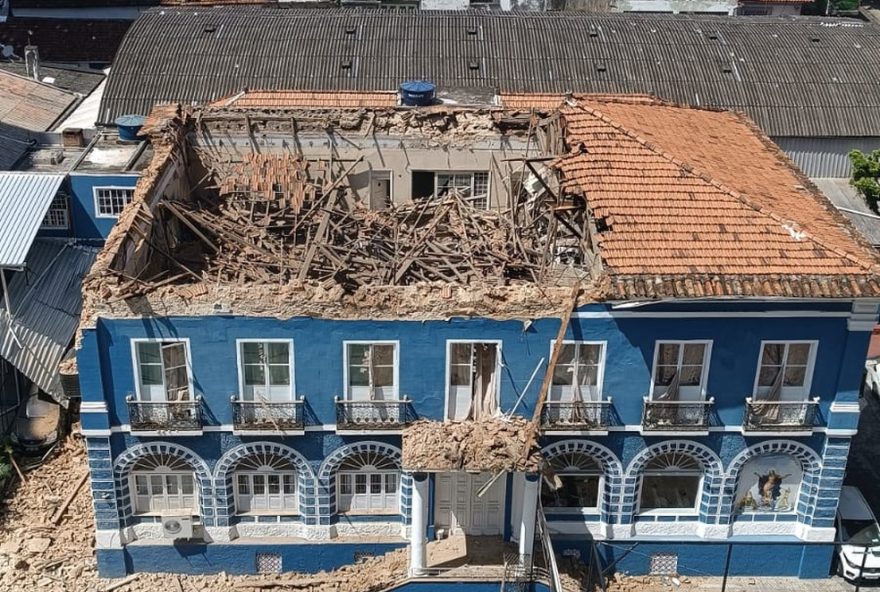 desabamento-na-casa-dos-poveiros-no-rio-comprido3A-noticias-atualizadas