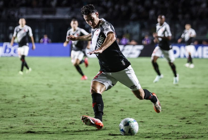 desafio-fisico3A-jogadores-do-vasco-sentem-cansaco-em-maratona-de-jogos