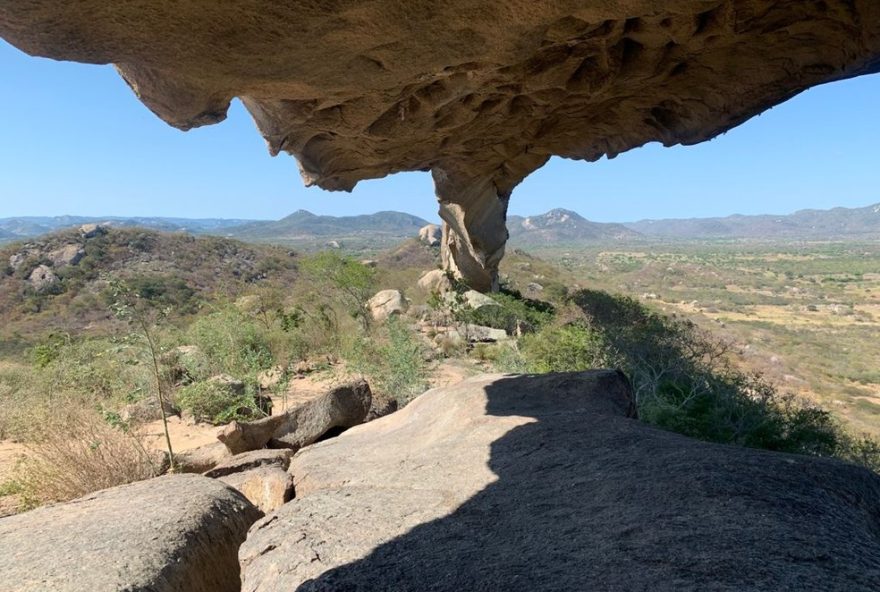 descubra-a-grandiosidade-da-pedra-furada-em-venturosa2C-pernambuco3A-uma-maravilha-da-natureza-com-inscricoes-pre-historicas-e-vista-panoramica-da-caatinga descubra-a-grandiosidade-da-pedra-furada-em-venturosa2C-pernambuco3A-uma-maravilha-da-natureza-com-inscricoes-pre-historicas-e-vista-panoramica-da-caatinga
