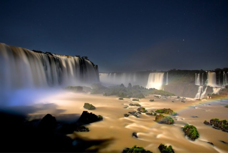 descubra-o-arco-iris-noturno-nas-cataratas-do-iguacu-durante-a-lua-cheia descubra-o-arco-iris-noturno-nas-cataratas-do-iguacu-durante-a-lua-cheia