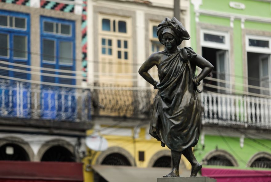 descubra-o-rio-de-janeiro-afro-brasileiro-com-as-rotas-airbnb-uma-viagem-cultural-pela-ancestralidade-negra-da-cidade descubra-o-rio-de-janeiro-afro-brasileiro-com-as-rotas-airbnb-uma-viagem-cultural-pela-ancestralidade-negra-da-cidade