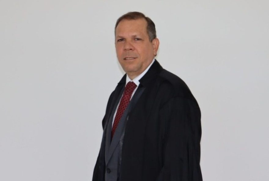 desembargador-mario-albiani-junior-sofre-queda-ao-andar-a-cavalo-na-bahia