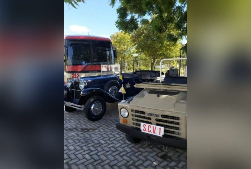 desfile-de-automoveis-recria-visita-historica-do-papa-joao-paulo-ii-em-fortaleza3A-especial-os-papamoveis-no-museu-do-automovel