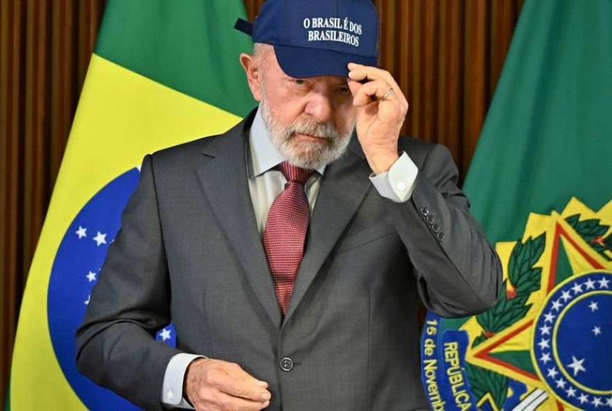 desfile-de-lula-na-sapucai3A-quem-pode-entrar-agua-no-plano-do-presidente-para-2026 desfile-de-lula-na-sapucai3A-quem-pode-entrar-agua-no-plano-do-presidente-para-2026