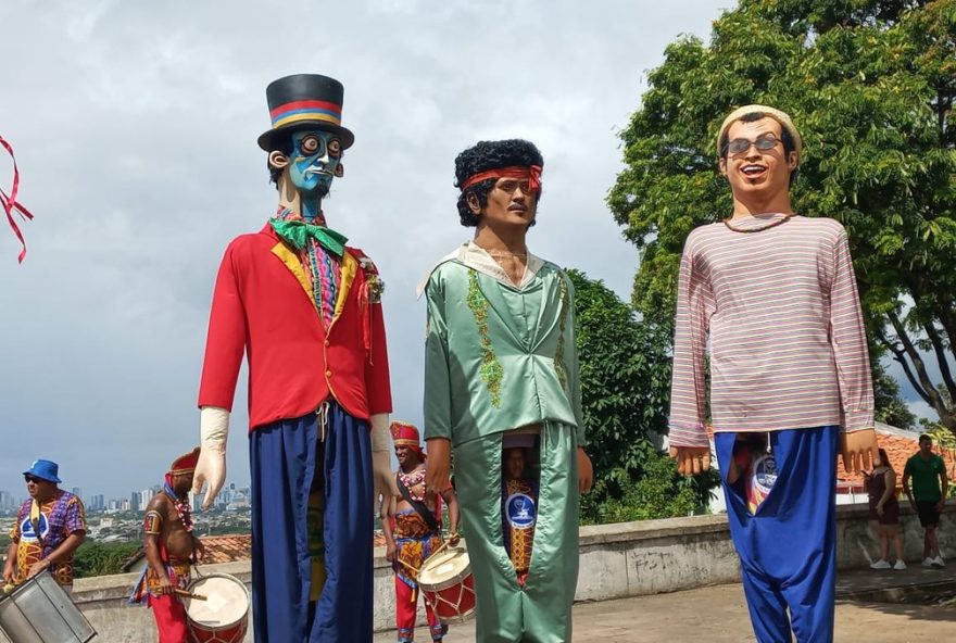 desfile-do-homem-da-meia-noite-e-da-mulher-da-sombrinha3A-tradicao-e-alegria-em-olinda desfile-do-homem-da-meia-noite-e-da-mulher-da-sombrinha3A-tradicao-e-alegria-em-olinda