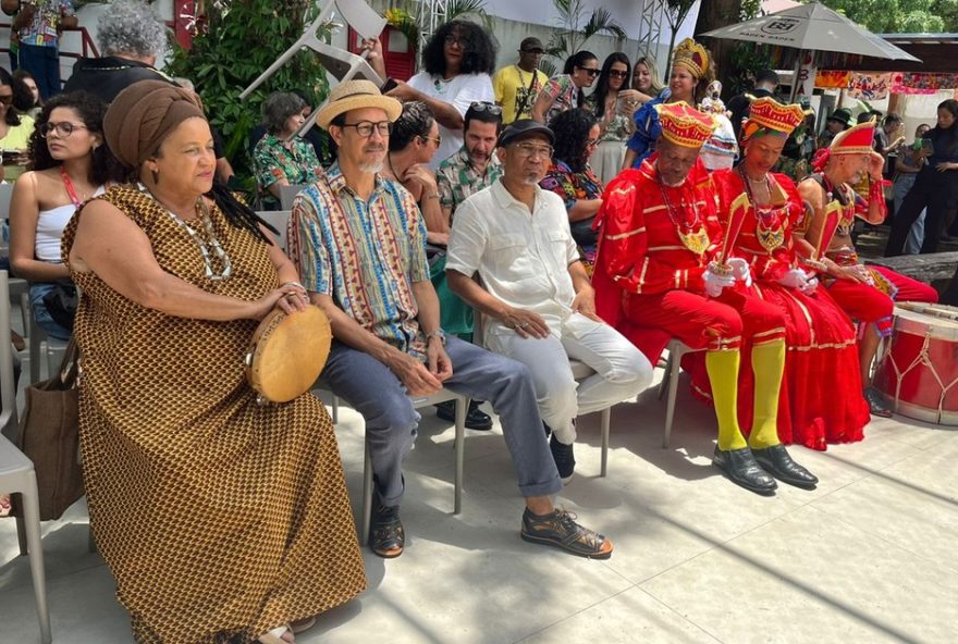 desfile-do-homem-da-meia-noite-em-olinda-20263A-tambores-silenciosos-e-homenagens-aos-icones-da-cultura-pernambucana