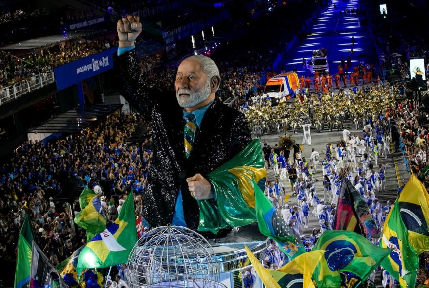 desfile-em-homenagem-a-lula-no-carnaval-do-rio-gera-polemica-e-partido-de-bolsonaro-pede-investigacao desfile-em-homenagem-a-lula-no-carnaval-do-rio-gera-polemica-e-partido-de-bolsonaro-pede-investigacao