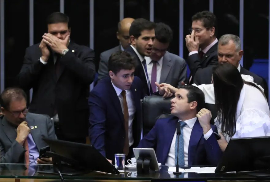 desgaste-de-bolsonaro2C-pressao-no-congresso-e-demanda-por-anistia
