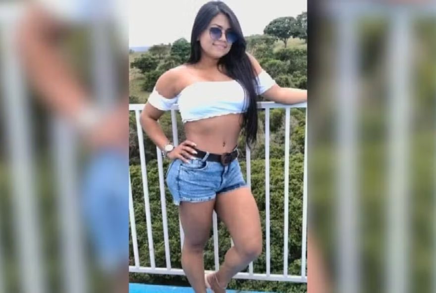 Mulher morre após bater carro contra ônibus do transporte coletivo na BR-060