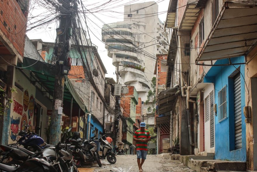 desigualdade-em-paraisopolis2Fmorumbi3A-20-anos-depois-da-foto-iconica desigualdade-em-paraisopolis2Fmorumbi3A-20-anos-depois-da-foto-iconica