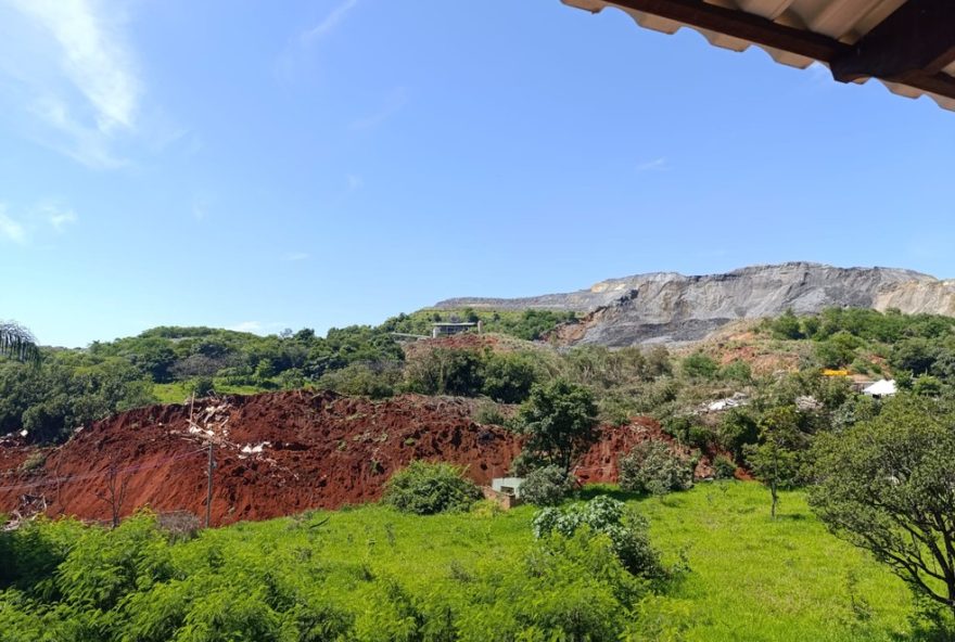 deslizamento-de-rejeitos-em-casquilho2C-conceicao-do-para2C-minas-gerais3A-moradores-relatam-drama-apos-evacuacao-e-prejuizos