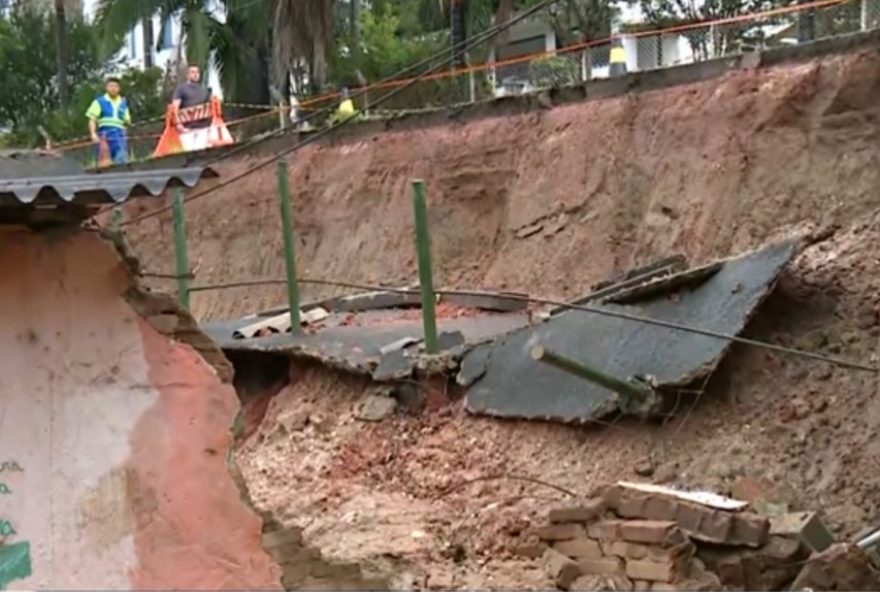 deslizamento-em-serra-negra-deixa-dois-soterrados-e-nove-desabrigados